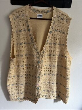 Vintage Koret Francisca Crochet Yellow/Gray Floral Trim Sweater Grandmacore Vest